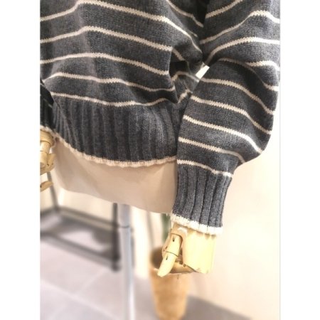 모카 V넥 스트라이프 니트 그레이