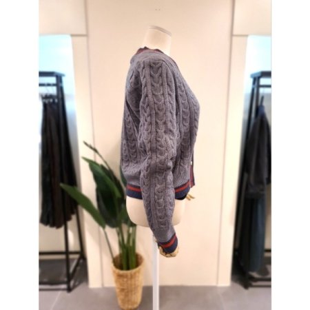 패치 배색 꽈배기 가디건 그레이