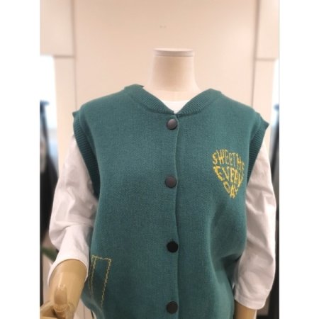 하트 버튼 니트 베스트 그린