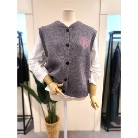 하트 버튼 니트 조끼 그레이