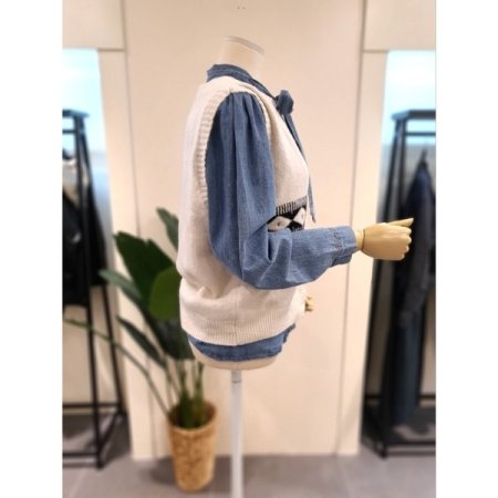 버튼 패턴 니트 조끼 아이보리