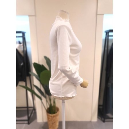 물결 반목 슬림핏 티셔츠 아이보리