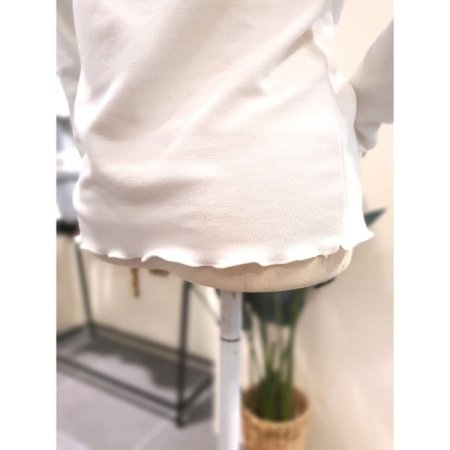 물결 반목 슬림핏 티셔츠 아이보리