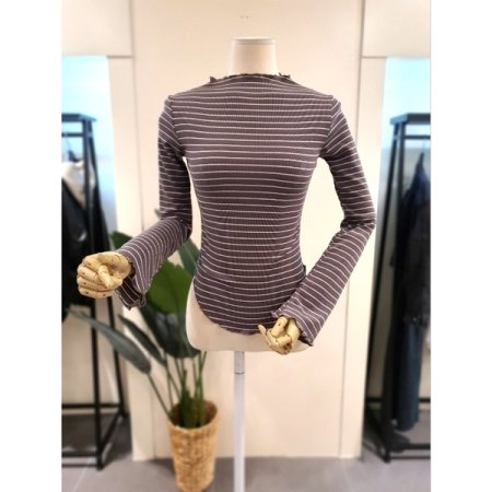 둥근 밑단 스트라이프 물결티셔츠 블랙