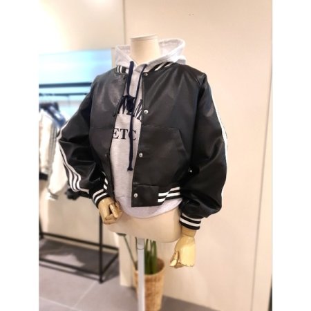 바시티 레더 점퍼 블랙