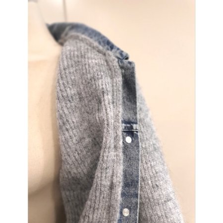 데님 배색 니트 가디건 그레이