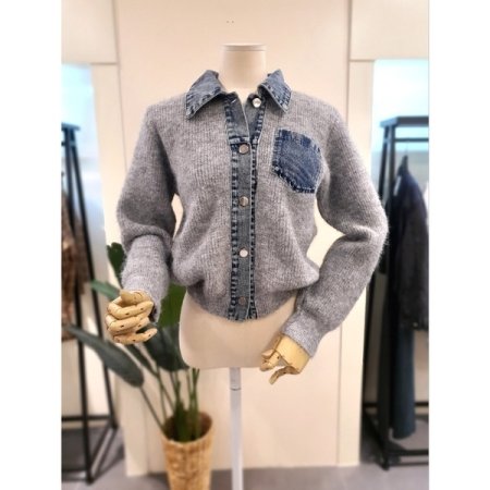 데님 배색 카라 니트 가디건 베이지