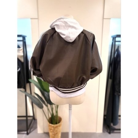 에코 가죽 라인 점퍼 브라운