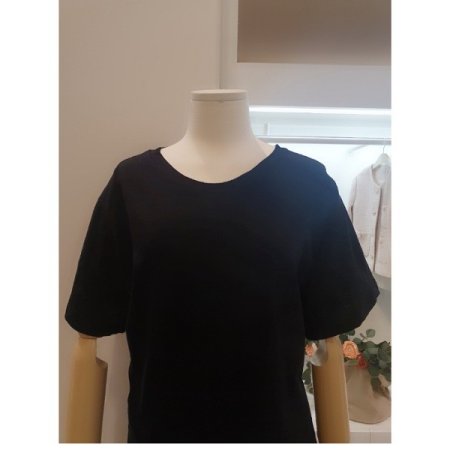 라운드기본티셔츠