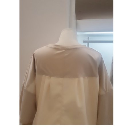 라운드루즈핏티셔츠