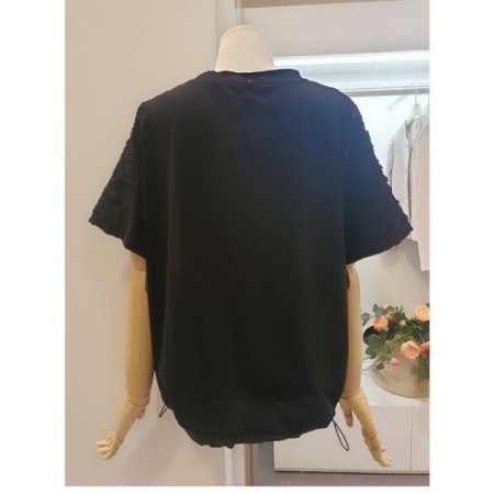 라운드넥티셔츠