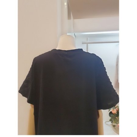 라운드넥티셔츠