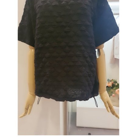 라운드넥티셔츠