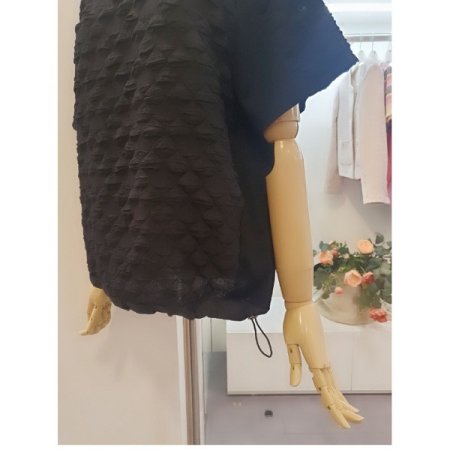 라운드넥티셔츠