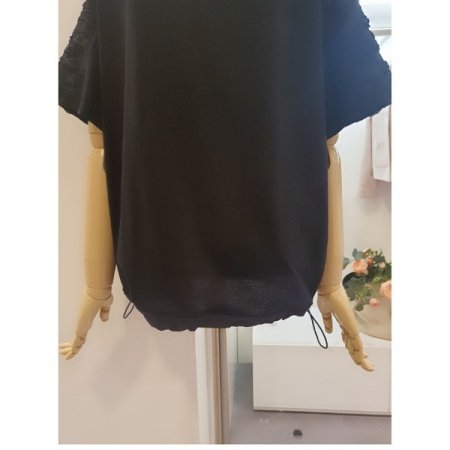 라운드넥티셔츠