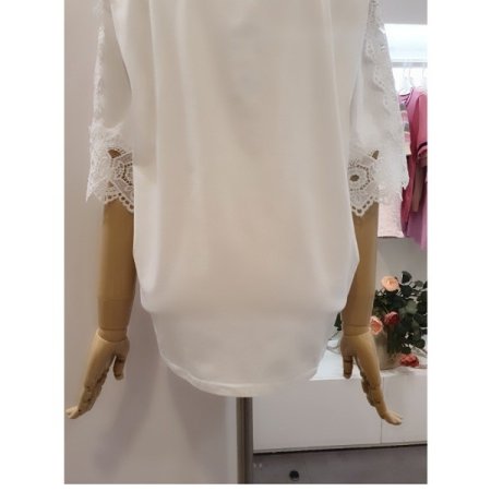 레이스라운드반팔티셔츠