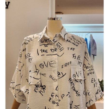 영문 레터링 카라 셔츠