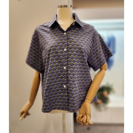 잔꽃 패턴 카라 셔츠