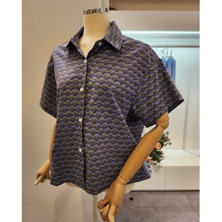 잔꽃 패턴 카라 셔츠