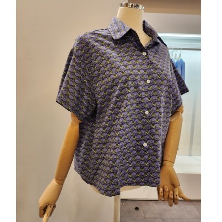 잔꽃 패턴 카라 셔츠