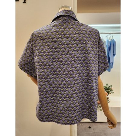 잔꽃 패턴 카라 셔츠