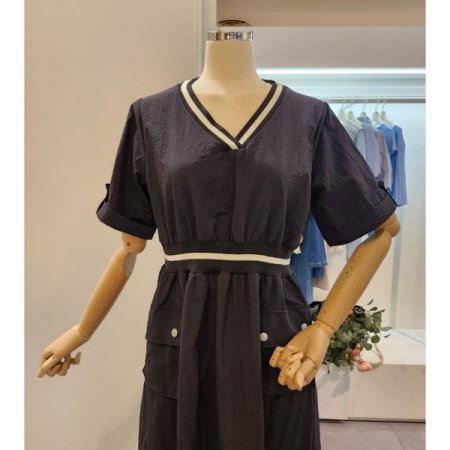 브이넥 배색 포켓 원피스