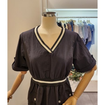 브이넥 배색 포켓 원피스