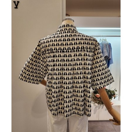 고양이 프린트 뒷주름 셔츠