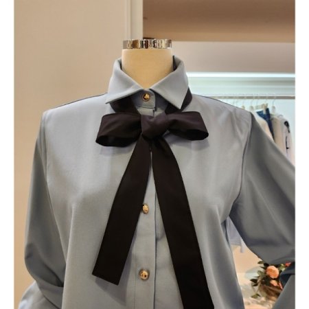 블랙 리본 타이 블라우스