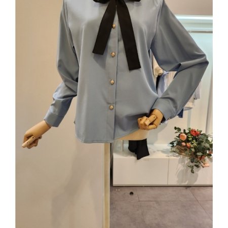 블랙 리본 타이 블라우스