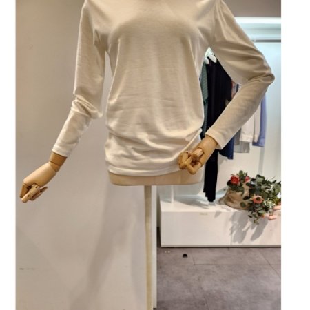 브이넥 긴팔 티셔츠