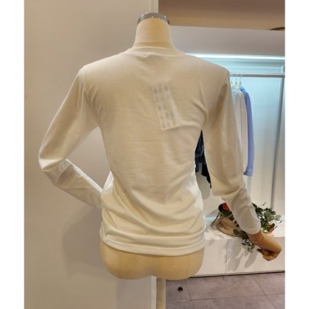 브이넥 긴팔 티셔츠