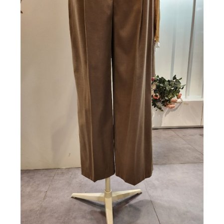 핀턱 와이드핏 슬랙스