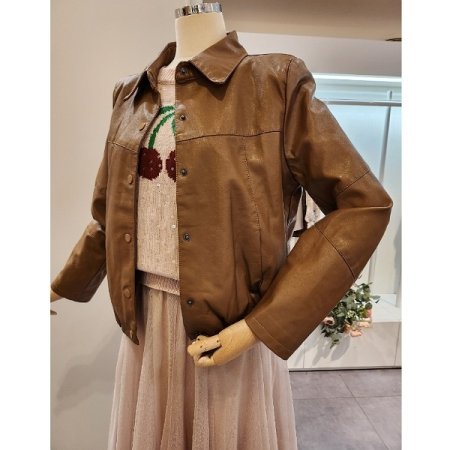 카라 버튼 레자 자켓