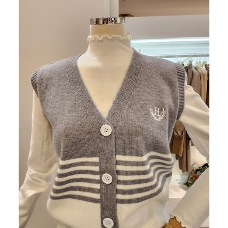 로고 스트라이프 배색 니트 조끼