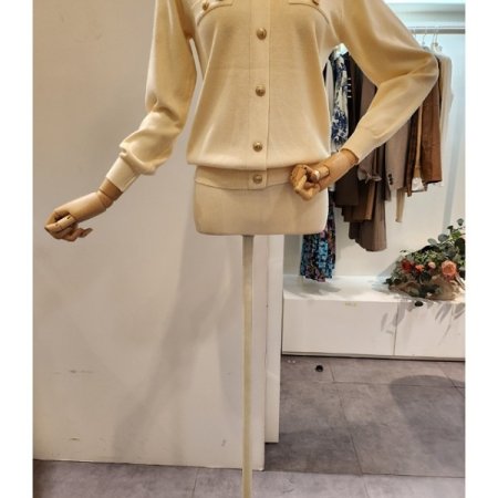 라운드넥 스카프 니트