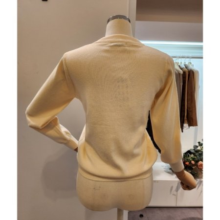 라운드넥 스카프 니트