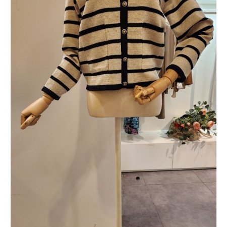 메탈 스트라이프 라운드넥 가디건