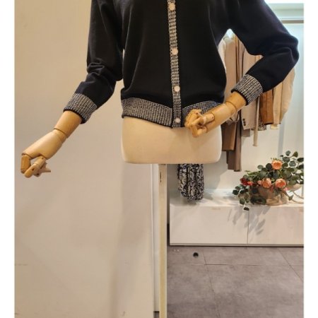 트윌 카라 배색 니트