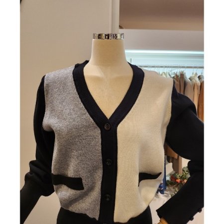 하프 배색 브이넥 가디건