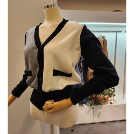 하프 배색 브이넥 가디건