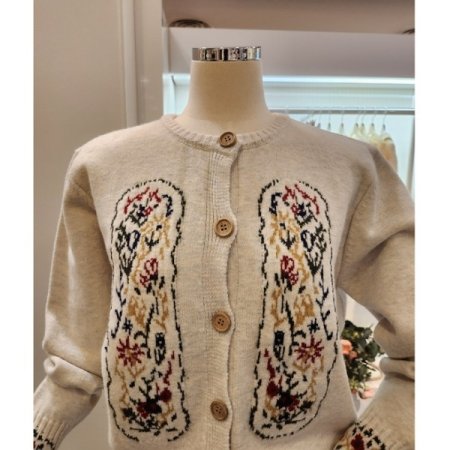 플로럴 자수 라운드넥 가디건