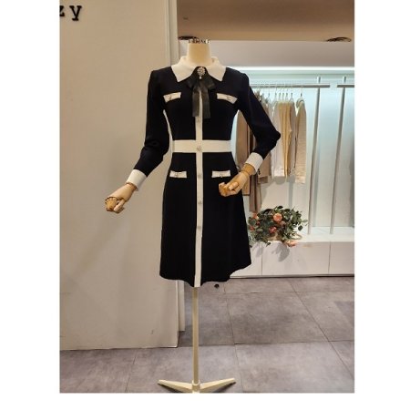 블랙 브로치 니트 원피스