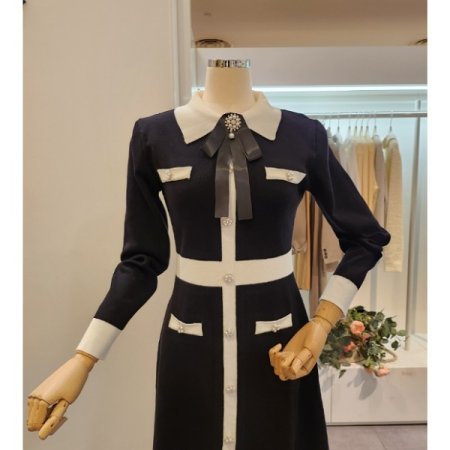 블랙 브로치 니트 원피스