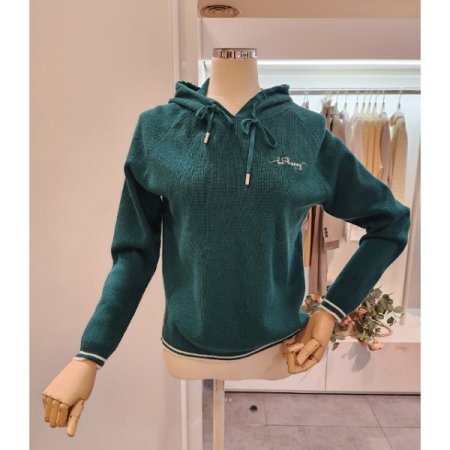 후드넥 옆트임 레터링 니트