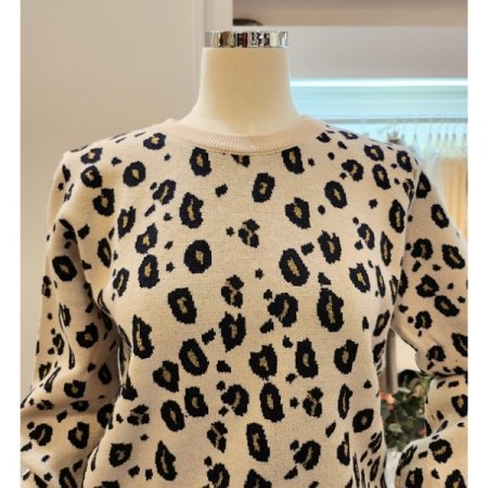 레오파드 라운드넥 니트