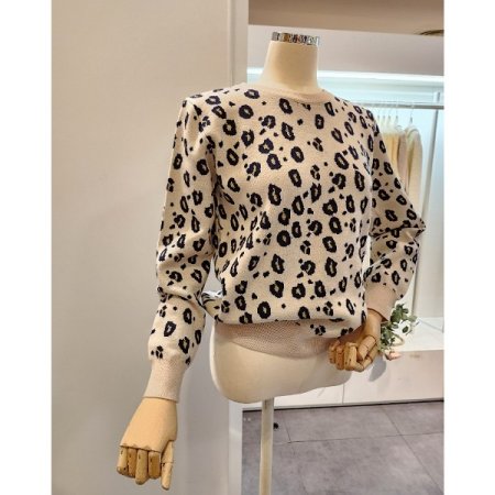 레오파드 라운드넥 니트