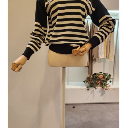 후드넥 레터링 줄무늬 니트