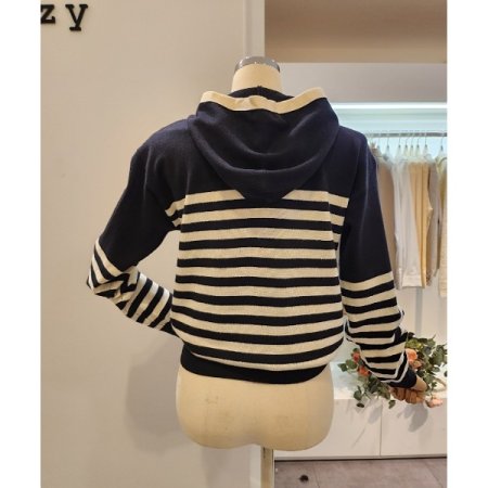 후드넥 레터링 줄무늬 니트