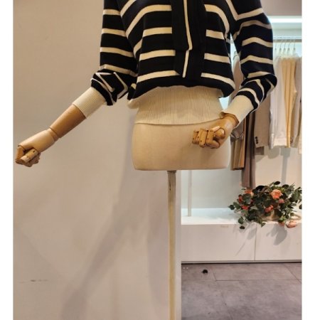 어깨숄 스트라이프 니트